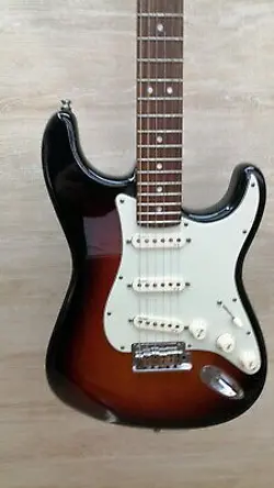 FENDER USA AMERICAN DELUXE N3 USED ALDER BODY ROSEWOOD FINGERBOARD W/HARD CASE