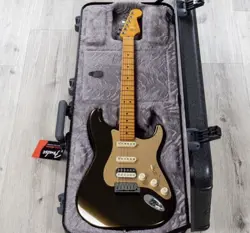 FENDER ULTRA GUITAR