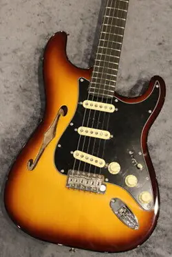 FENDER LIMITED EDITION SUONA STRATOCASTER THINLINE 3.38KG