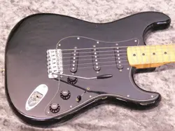 FENDER STRATOCASTER '77