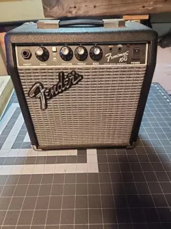 FENDER FRONTMAN 10G 10-WATT GUITAR AMPLIFIER