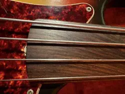 FENDER FRETLESS PRECISION