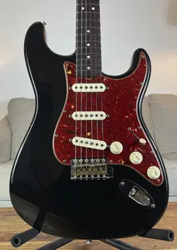 JOURNEYMAN STRATOCASTER BLACK