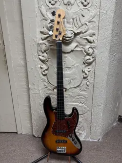 FENDER SQUIER FRETLESS JAZZ BASS
