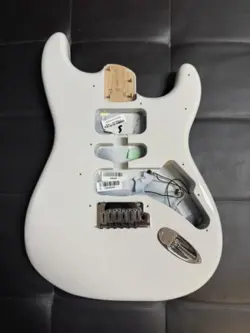 FENDER AMERICAN ULTRA STRATOCASTER STRAT BODY   HARDWARE USA AVALANCHE