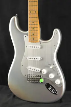 FENDER H.E.R. SIGNATURE STRATOCASTER CHROME GLOW