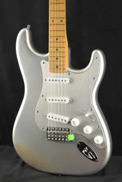 FENDER H.E.R. SIGNATURE