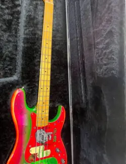 FENDER GUITAR WITH HARD CASE