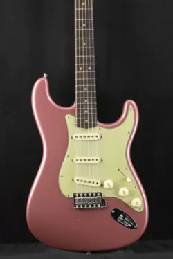 FENDER LIMITED EDITION '64 STRATOCASTER JOURNEYMAN RELIC - AGED BURGUNDY MIST