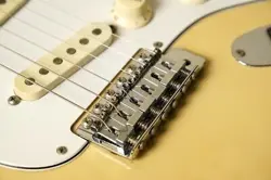 OUT STRATOCASTER