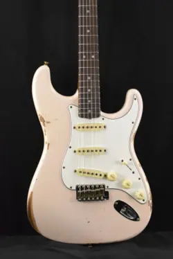 FENDER LIMITED EDITION '64 STRATOCASTER RELIC - SUPER FADED AGED SHELL PINK