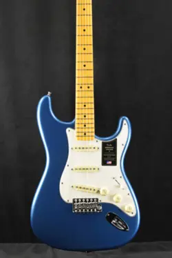 FENDER AMERICAN VINTAGE II 1973 STRATOCASTER LAKE PLACID BLUE MAPLE FINGERBOARD