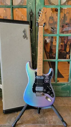 FENDER 70TH ANNIVERSARY AMERICAN ULTRA II STRATOCASTER STRAT HSS AMETHYST W CASE