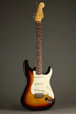 1986 FENDER '62 AMERICAN VINTAGE REISSUE STRATOCASTER ELECTRIC GUITAR W/ CASE