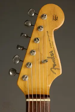 FENDER '62 AMERICAN