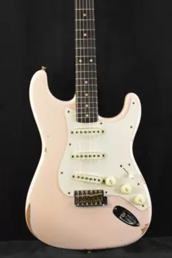 FENDER LIMITED EDITION '59 STRATOCASTER - RELIC SUPER FADED AGED SHELL PINK