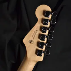 STRATOCASTER PF BLACK