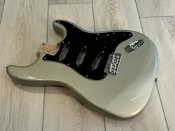 SILVER STRATOCASTER