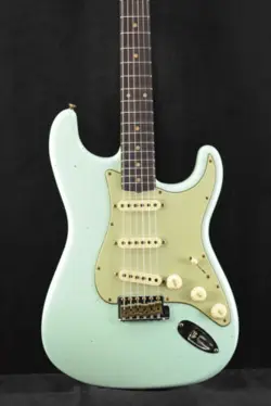 FENDER LIMITED EDITION '60 STRATOCASTER JOURNEYMAN RELIC FADED AGED SURF GREEN