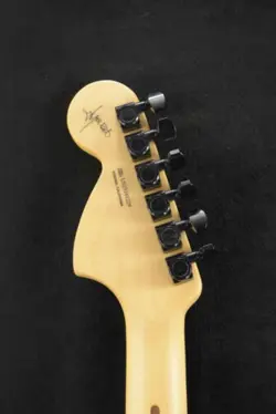 STRATOCASTER FLAT BLACK