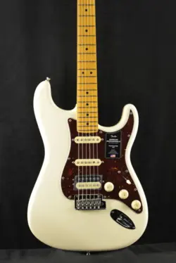 FENDER AMERICAN PROFESSIONAL II STRATOCASTER HSS OLYMPIC WHITE MAPLE FINGERBOARD
