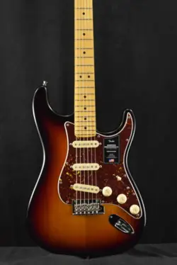 FENDER AMERICAN PROFESSIONAL II STRATOCASTER 3-COLOR SUNBURST MAPLE FINGERBOARD
