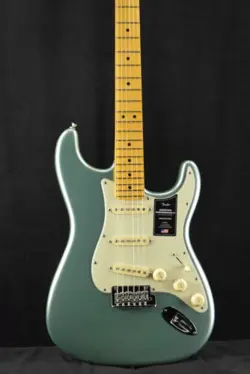 FENDER AMERICAN PROFESSIONAL II STRATOCASTER MYSTIC SURF GREEN MAPLE FINGERBOARD