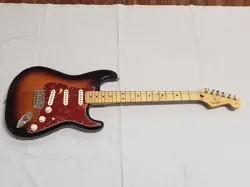 2020 FENDER PLAYER STRATOCASTER GUITAR - MAPLE FRETBOARD - UPGRADED - MINT COND.
