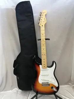 FENDER JUNIOR COLL STRAT MN 3TS ELECTRIC GUITAR