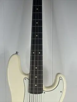 2017 FENDER PRECISION BASS WITH ROAD RUNNER BAG