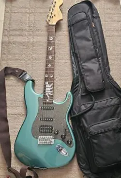FSR SQUIER STRATOCASTER