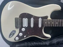 STRATOCASTER STRAT MIM