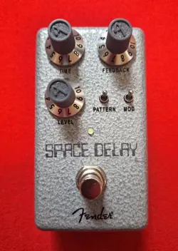 FENDER HAMMERTONE SPACE DELAY
