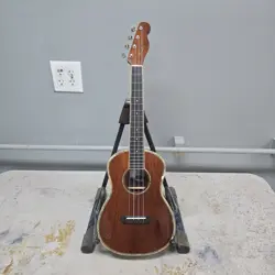 FENDER MONTECITO TENOR ACOUSTIC UKULELE NATURAL FINISH G