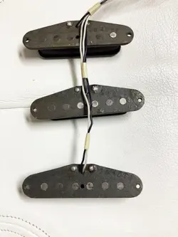 GENUINE 1975 VINTAGE USA FENDER STRATOCASTER PICKUPS PICKUP SET
