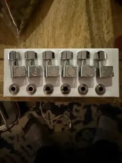 2011 FENDER STRATOCASTER STANDARD INLINE-6 TUNING PEGS TUNERS TWO-PIN CHROME