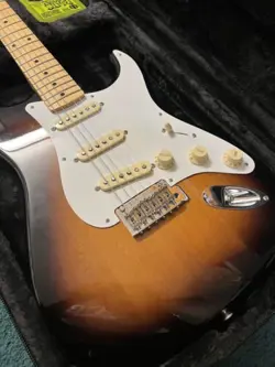 2016 FENDER CLASSIC PLAYER STRATOCASTER 50'S SUNBURST - GIG BAG   GATOR CASE!