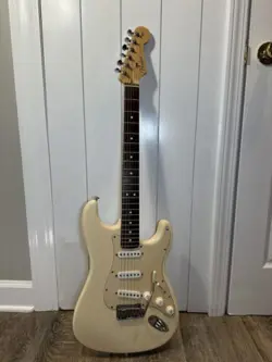 FENDER STRATOCASTER AMERICAN STANDARD - OLYMPIC WHITE AND ROSEWOOD FRETBOARD
