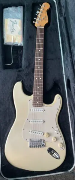 1989 FENDER AMERICAN STANDARD STRATOCASTER