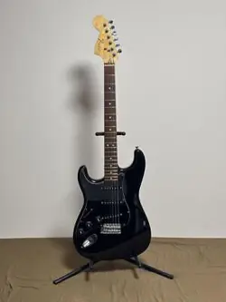 LEFT-HANDED STRATOCASTER SERIAL