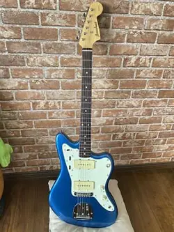 INCLUDES FENDER CASE