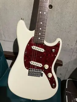 GUITAR USED CUSTOM