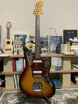 FENDER AMERICAN VINTAGE '62 JAGUAR ELECTRIC GUITAR WITH HARD CASE - USED