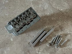 FENDER AMERICAN PERFORMER STRATOCASTER GUITAR TREMOLO BRIDGE