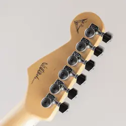 STRATOCASTER WHITE BY