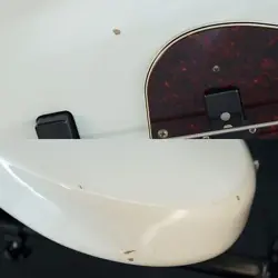 FENDER USED HERITAGE