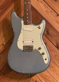 FENDER PLAYER DUO-SONIC HS PAU FERRO FINGERBOARD ICE BLUE METALLIC (2021)