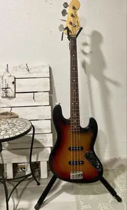 FENDER JAZZ BASS SUNBURST 4 STRING MADE IN JAPAN ABOUT 30 YEARS AGO