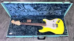 MINT FENDER TOM DELONGE STRATOCASTER LIMITED EDITION ROSEWOOD - GRAFFITI YELLOW