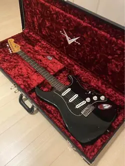 FENDER CUSTOM SHOP POSTMODERN STRATOCASTER JOURNEYMAN RELIC AGED BLACK 2022